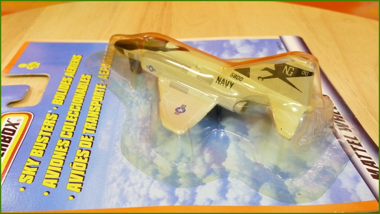 Matchbox Model Letadla Skybusters - F4E - Navy 5800 - zabarvený plastový obal