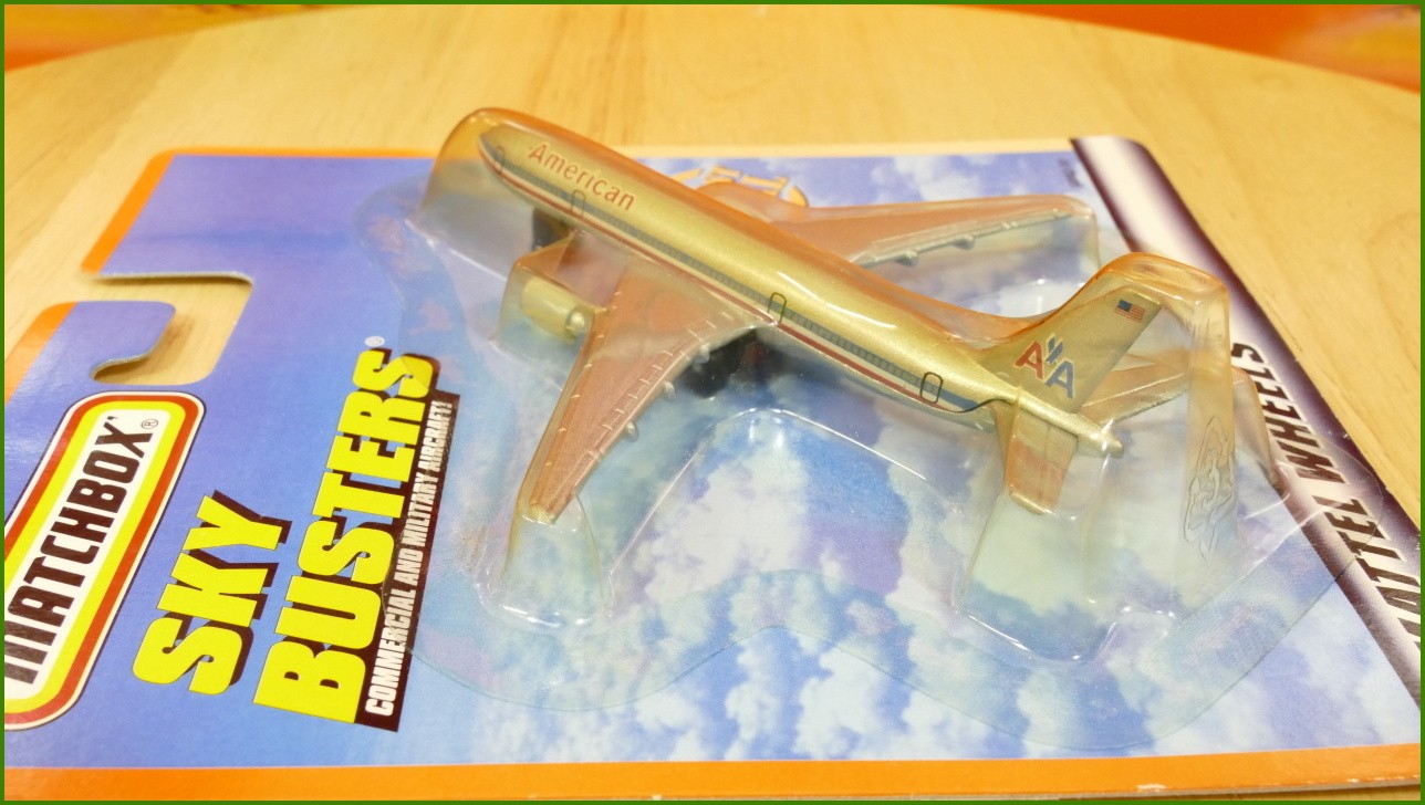 Matchbox Model Letadla Skybusters - American Airlines 767 - zabarvený plastový obal