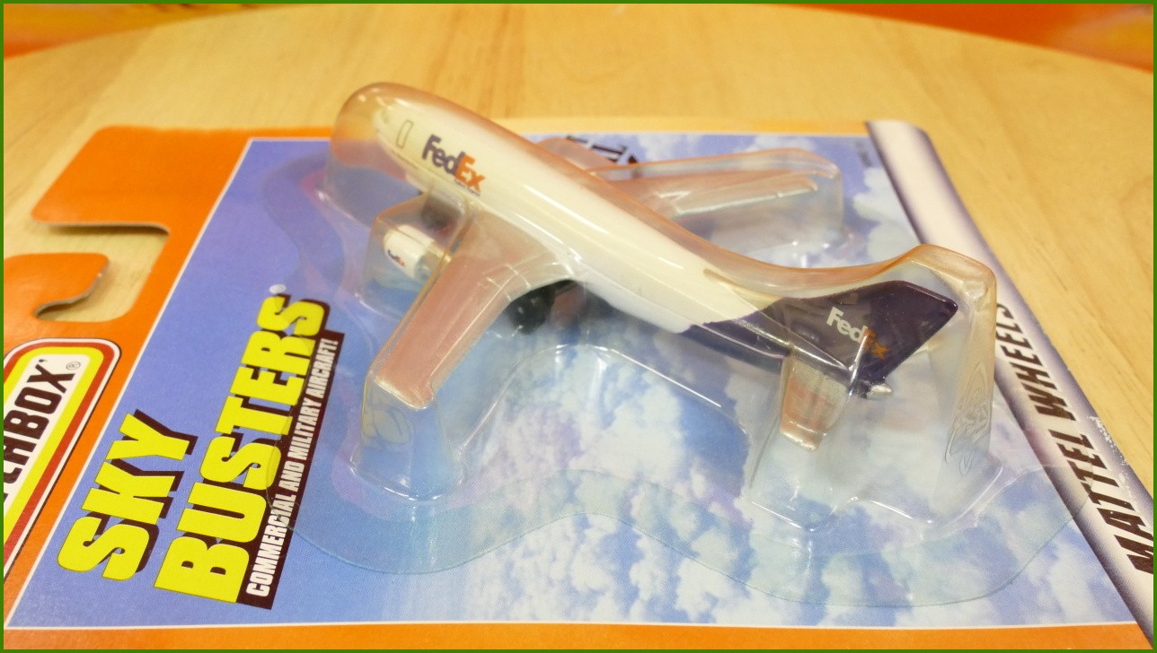 Matchbox Model Letadla Skybusters - Fed-Ex A300 - zabarvený plastový obal