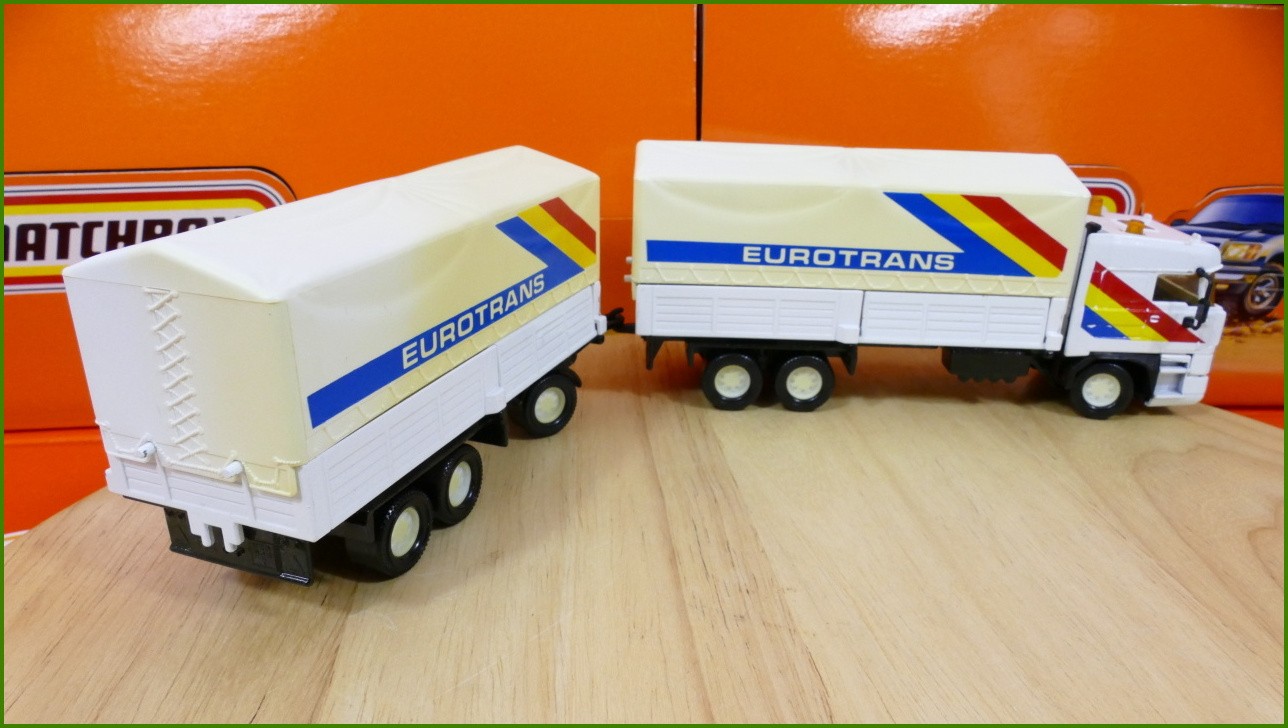 Matchbox Superkings K-122 DAF Road Train
