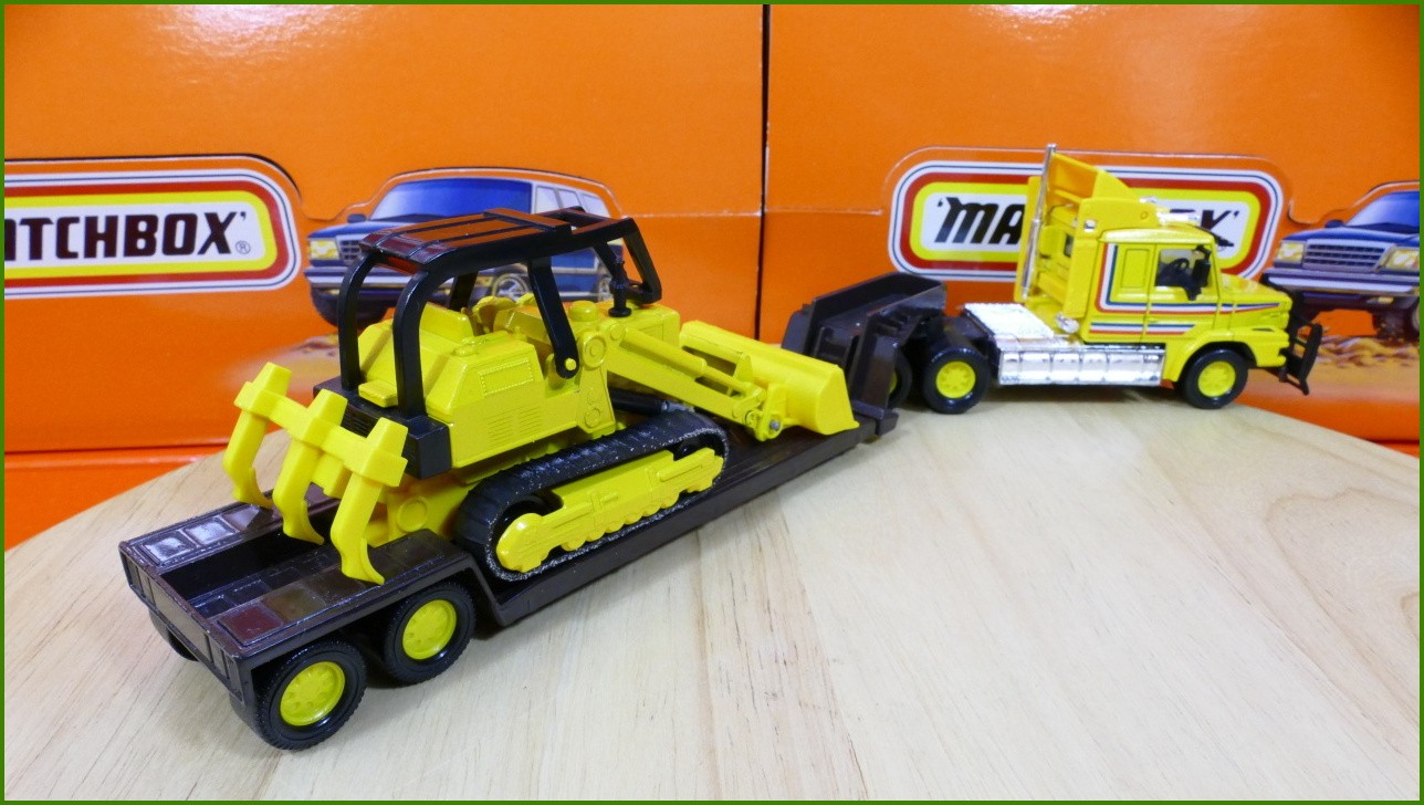 Matchbox Superkings K-117 Bulldozer Transport