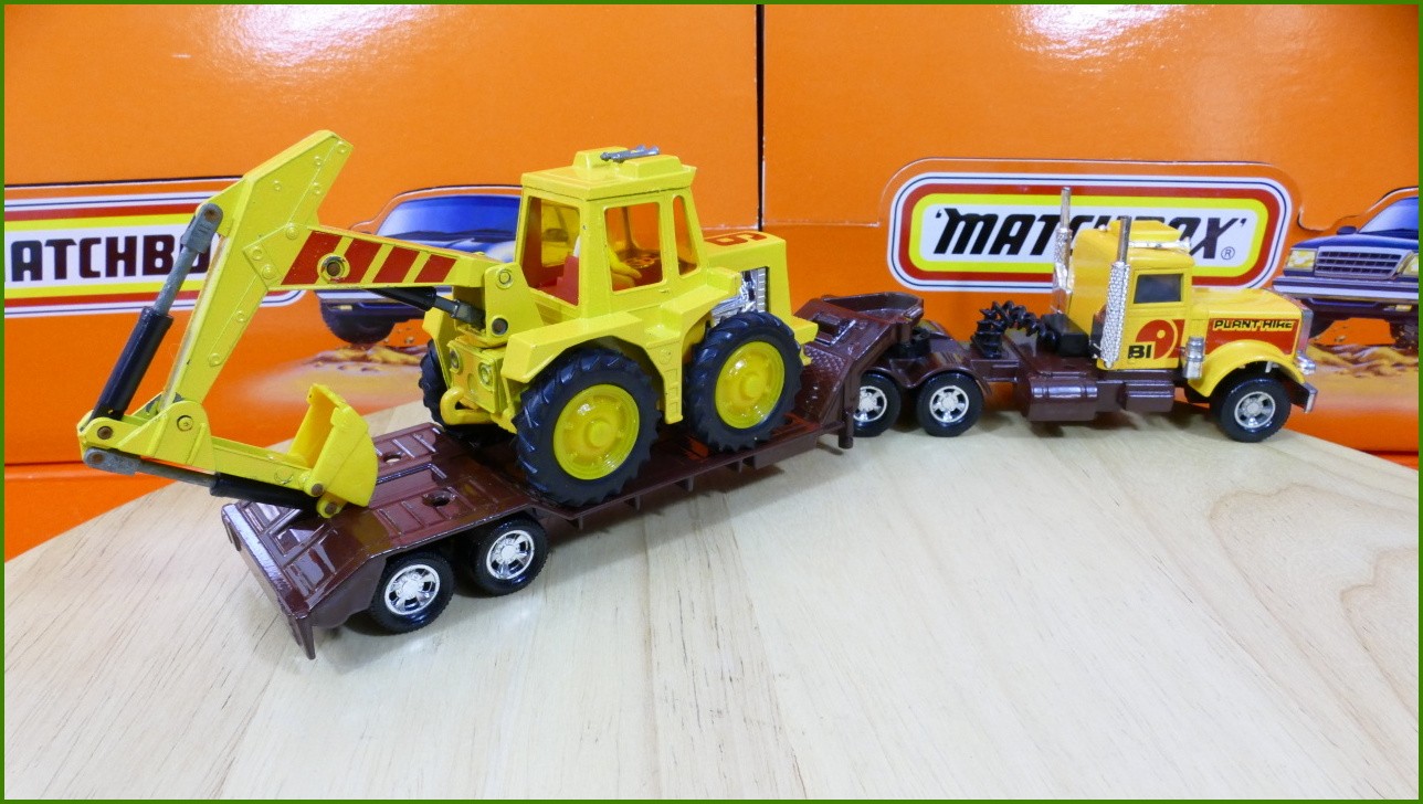 Matchbox Superkings K-130 Peterbilt Digger Transporter