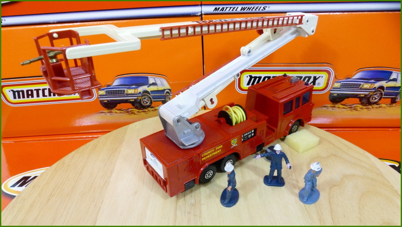 Matchbox Superkings K-39 Snorkel Fire Engine