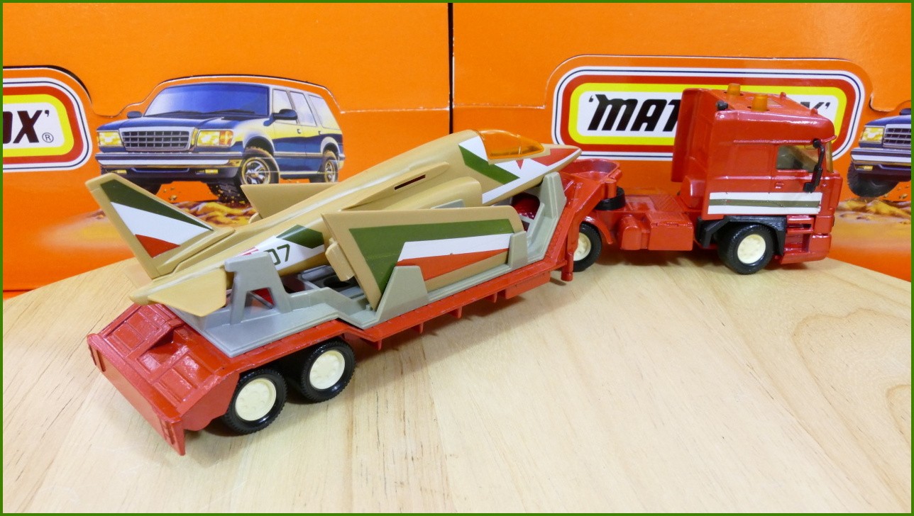 Matchbox Superkings K-128 DAF Aircraft Transporter