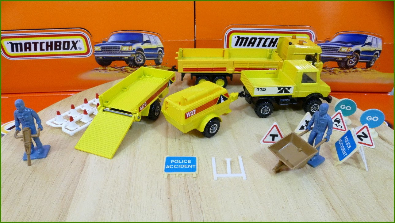 Matchbox Superkings K-137 Road Repair Set - Police Accident Tabule Zteřelé/Prasklé