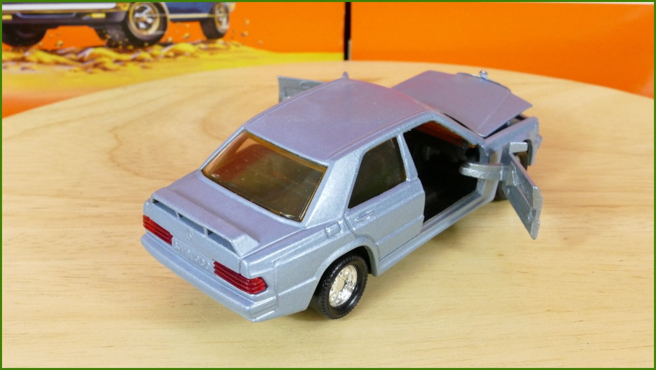 Model Autíčka Matchbox Superkings - K 115 - Mercedes Benz 190E 2.6-16V