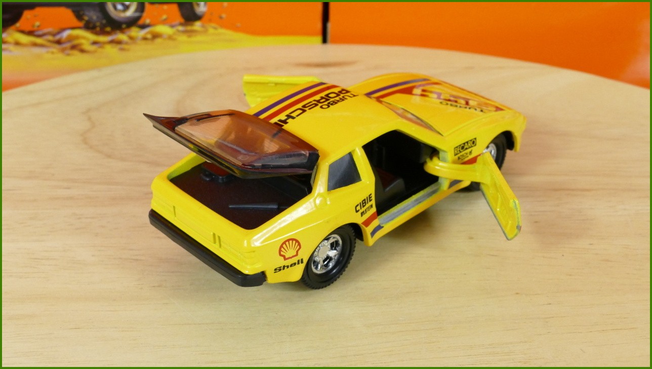 Model Autíčka Matchbox Superkings - K 157 - Porsche 944