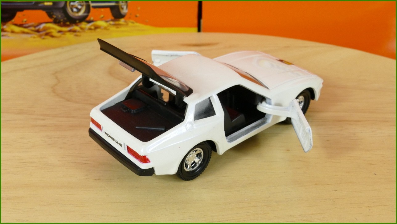 Model Autíčka Matchbox Superkings - K 98 - Porsche 944