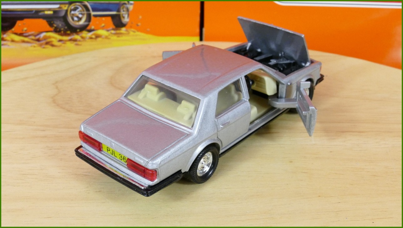 Model Autíčka Matchbox Superkings - K 161 - Rolls-Royce Silver Spirit