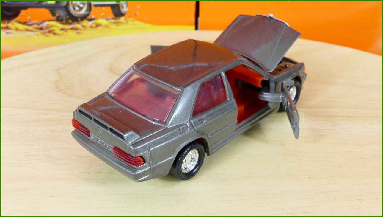 Model Autíčka Matchbox Superkings - K 115 - Mercedes Benz 190E 2.6-16V