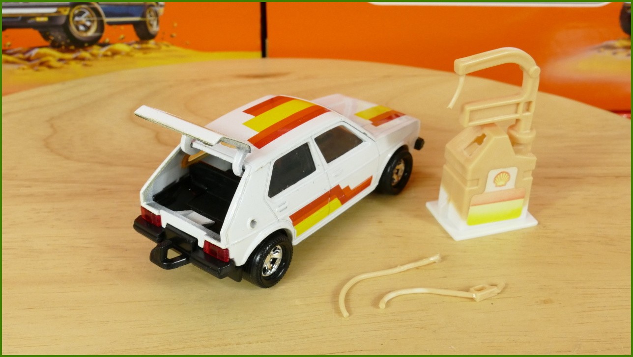 Model Autíčka Matchbox Superkings - K-86 - VW Golf - pumpa křehká, vadná