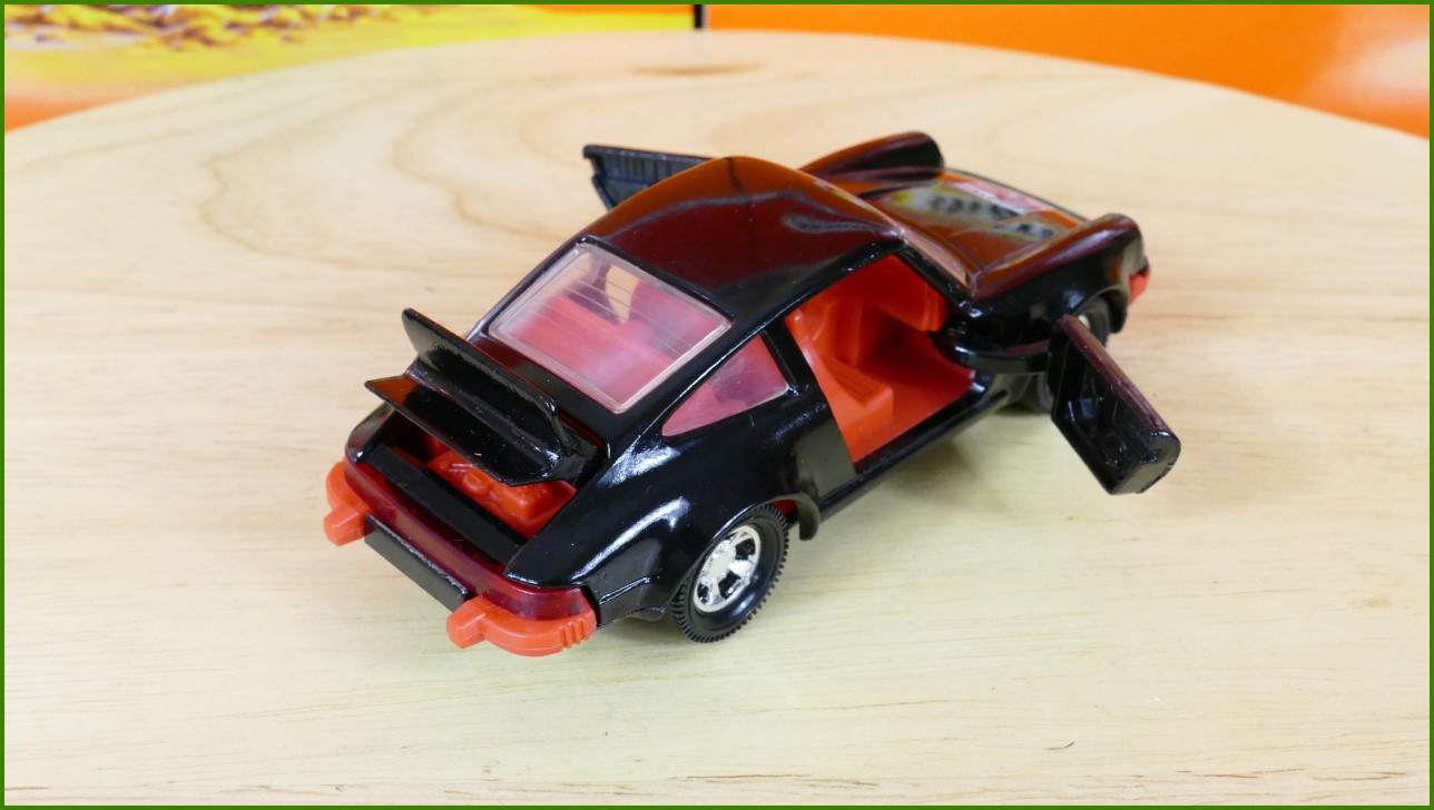 Model Autíčka Matchbox Superkings - K-70 - Porsche Turbo