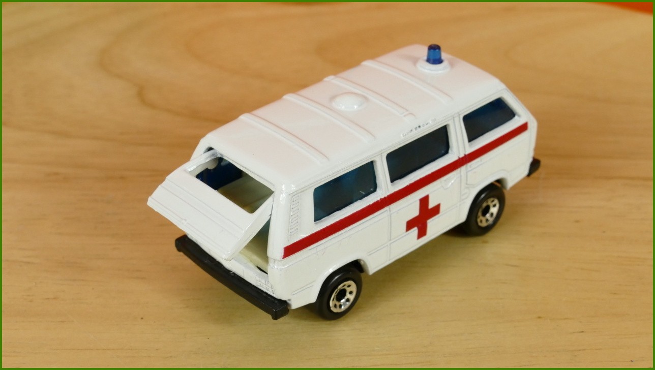 Angličák Matchbox MB-20 - VW Transporter - prasklý plast krabičky