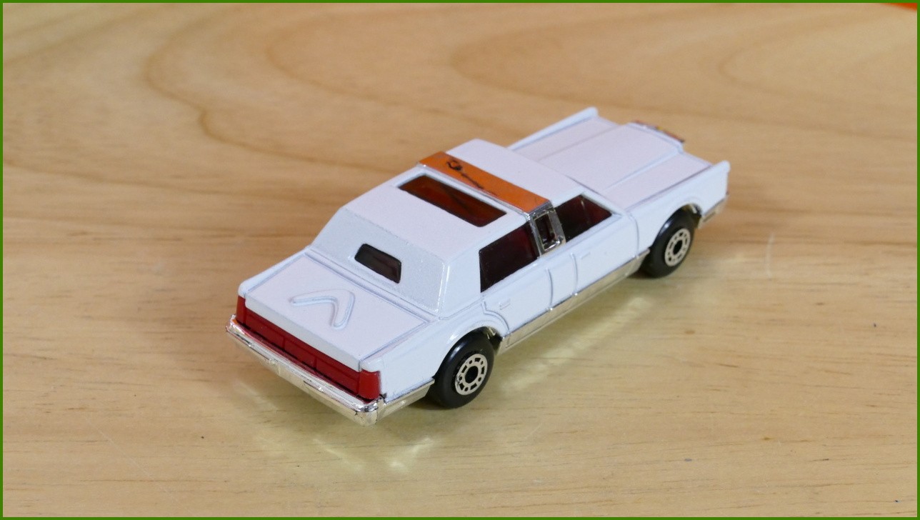 Angličák Matchbox MB-24 - Lincoln Town Car