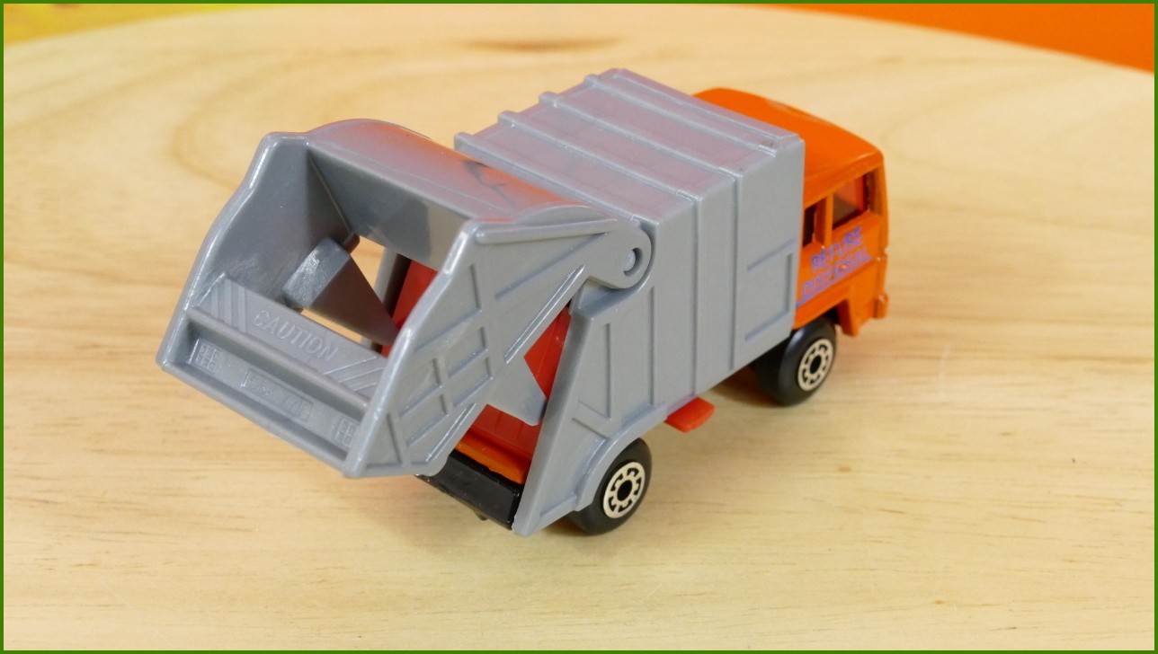 Autíčko Angličák Matchbox MB-36 - Refuse Truck