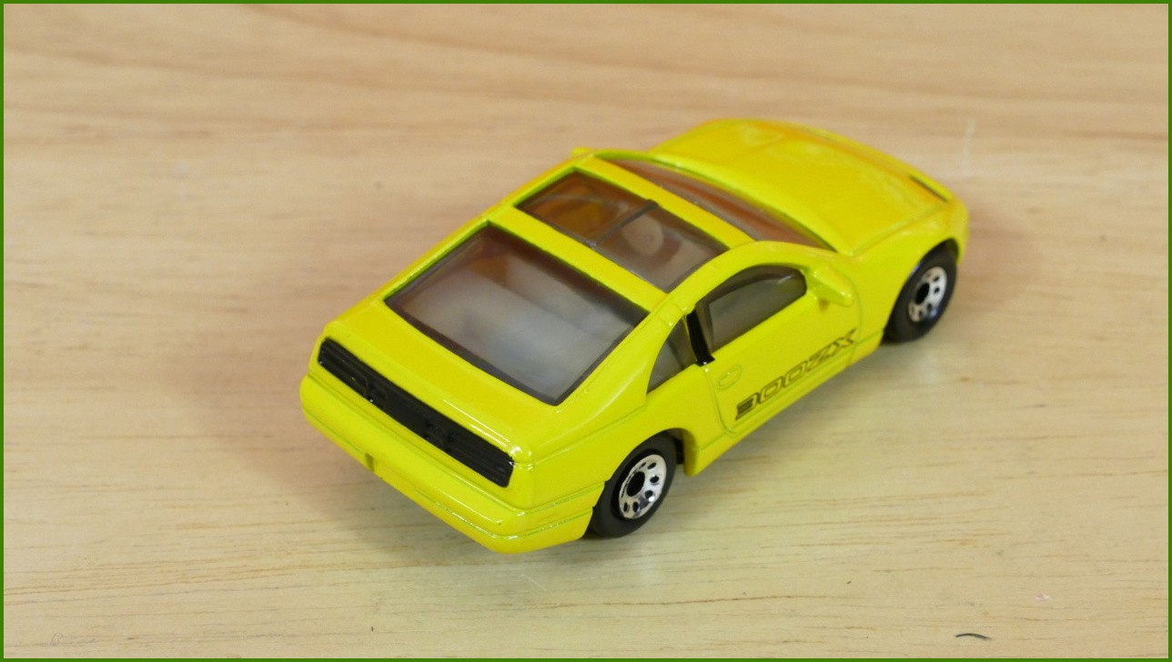 Autíčko Angličák Matchbox MB-37 - Nissan 300 ZX - Prasklinka Plastového Obalu
