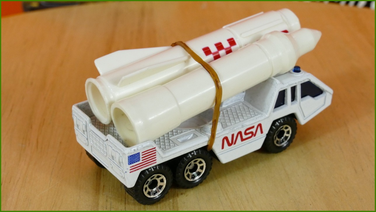 Autíčko Angličák Matchbox MB-40 - Rocket Transporter