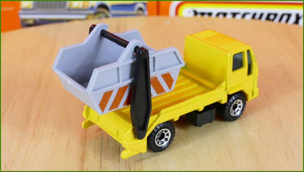 Autíčko Angličák Matchbox MB-45 - Ford Skip Truck