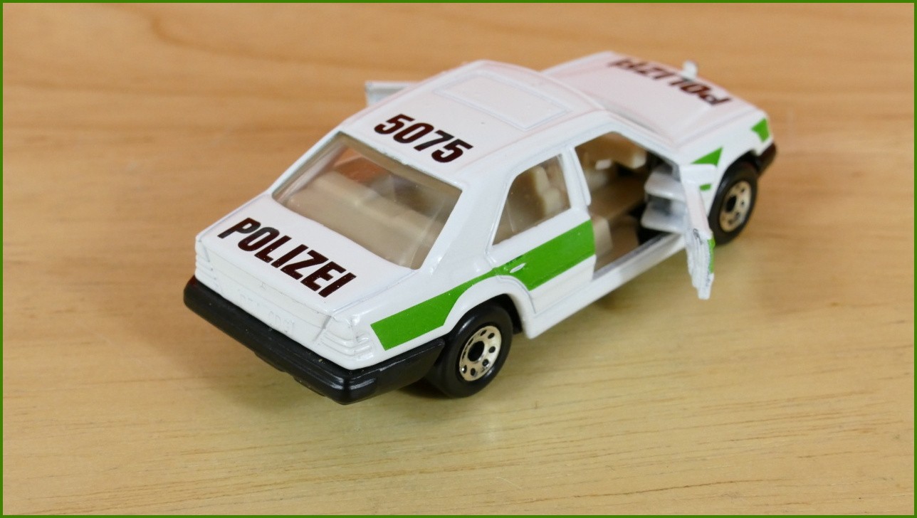 Autíčko Angličák Matchbox MB-58 - Mercedes-Benz 300E