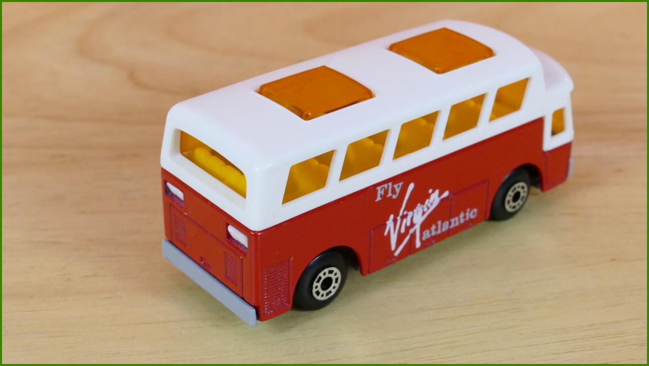 Autíčko Angličák Matchbox MB-65 - Airport Coach Bus