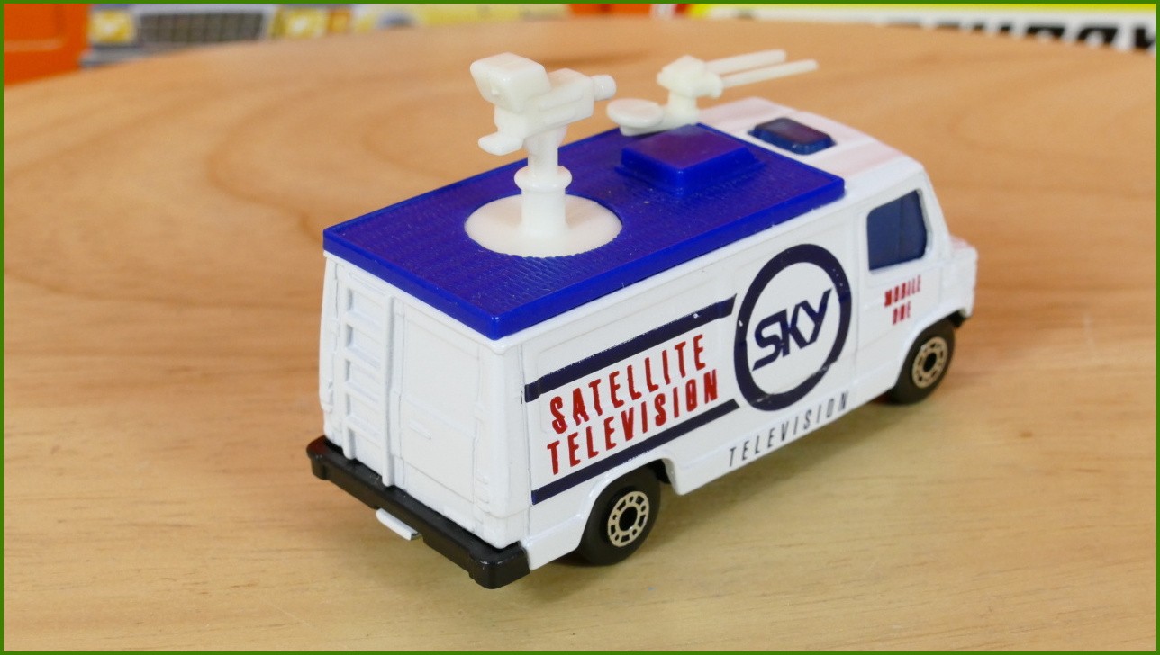 Anglilčák Matchbox Autíčko MB-73 - TV News Truck - Prasklinka Plastové Krabičky