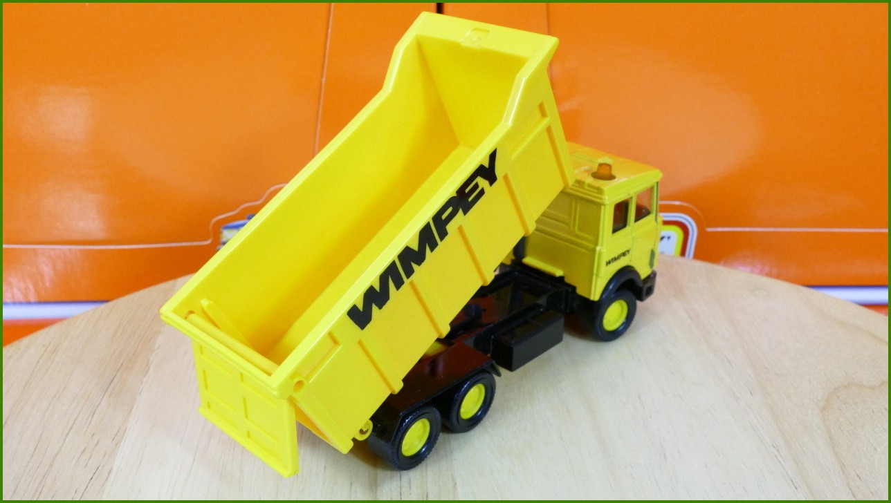 Anglilčák Matchbox Autíčko K-139 - Superkings - Iveco Tipper Truck