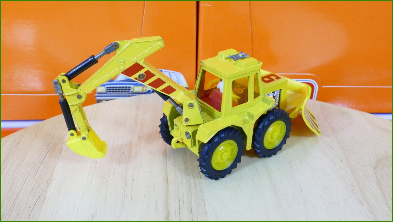 Anglilčák Matchbox Autíčko K-25 - Superkings - Digger and Plough