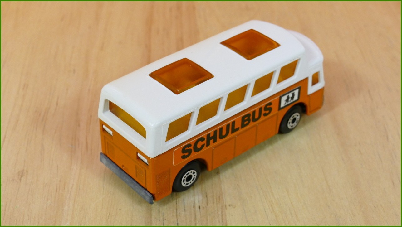 Matchbox Model Autíčka No.65 Airport Coach - Lesney