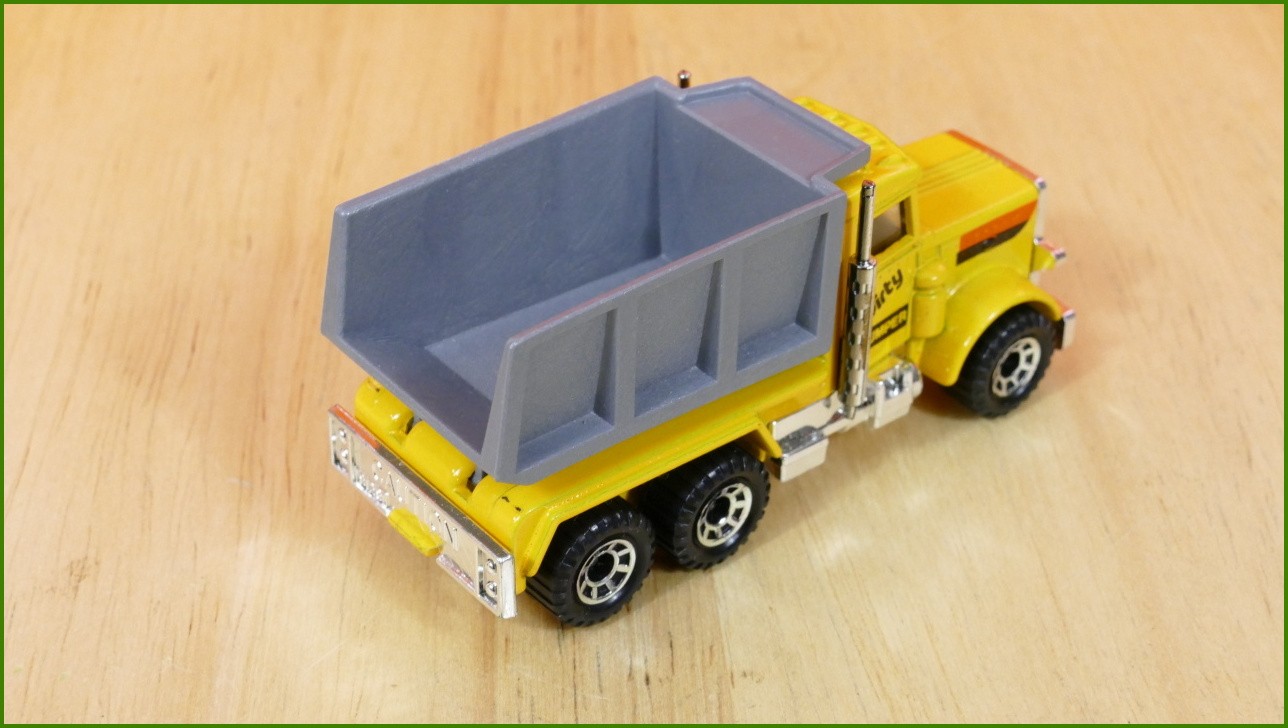 Matchbox Model Autíčka MB23 - Tipper Truck