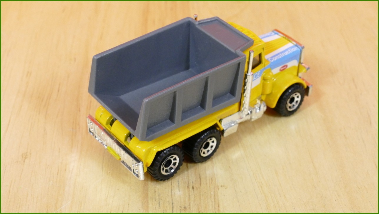 Matchbox Model Autíčka MB23 - Tipper Truck