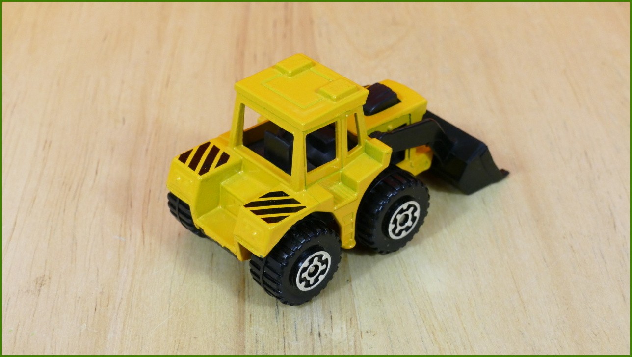 Matchbox Model Autíčka MB29 - Shovel Tractor