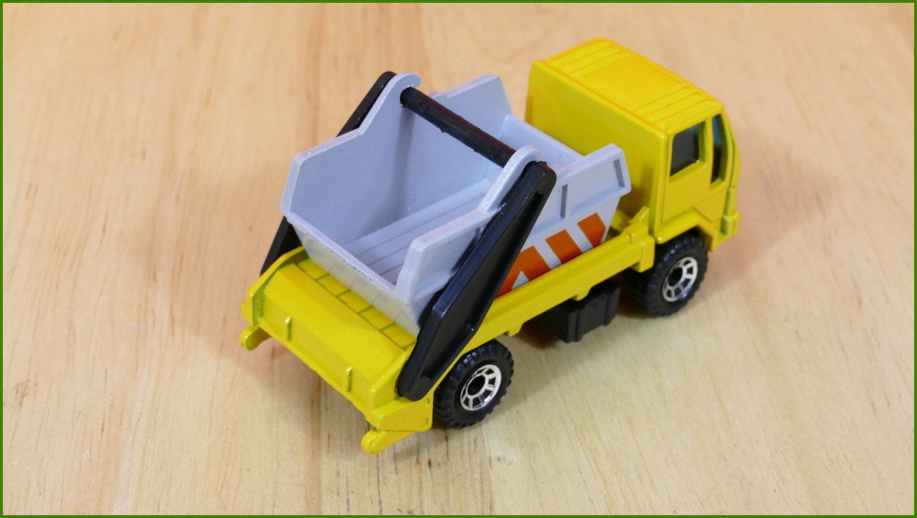 Matchbox Model Autíčka MB45 - Ford Skip Truck