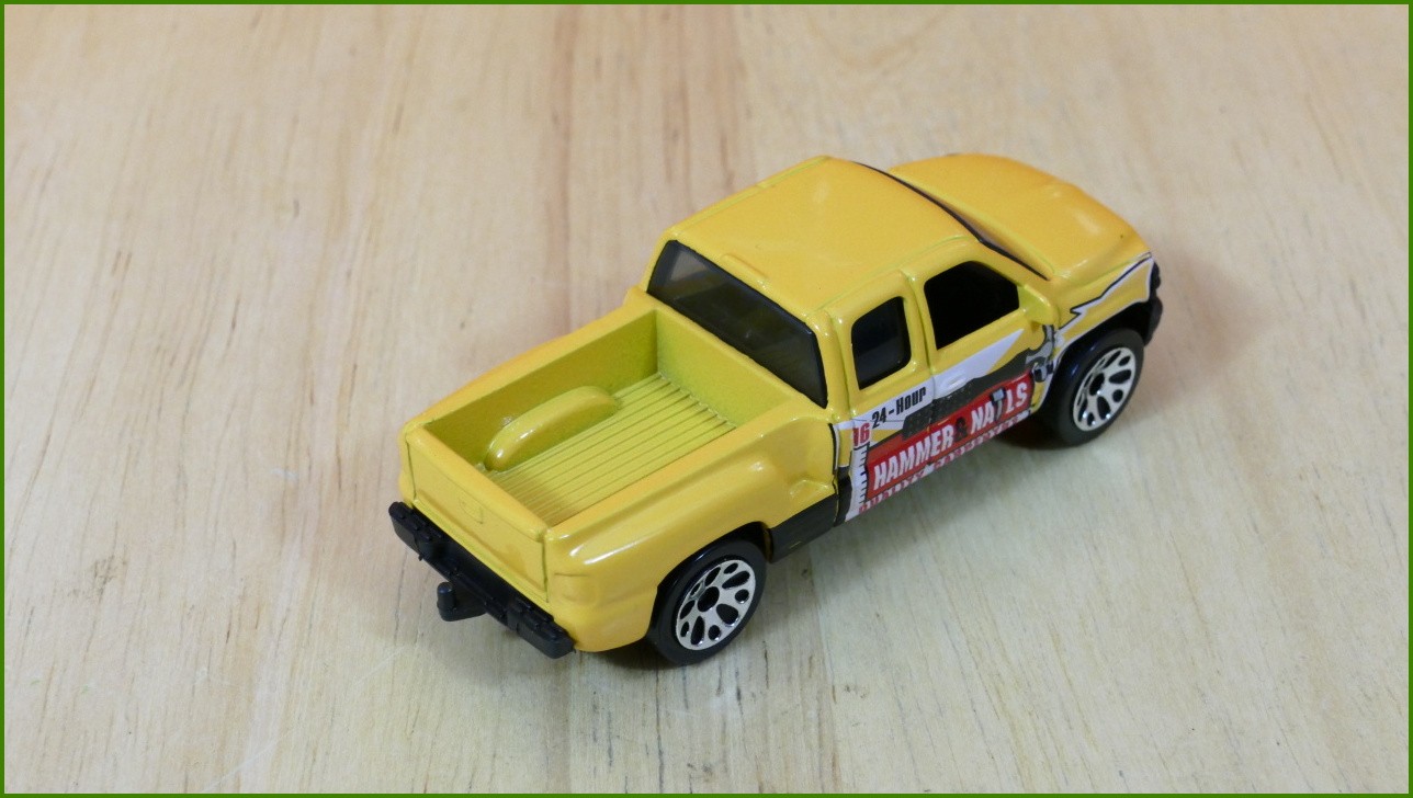 Matchbox Model Autíčka Hero-City - Chevrolet Silverado - otevřený