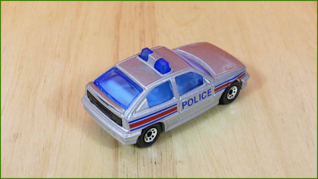 Matchbox Model Autíčka No.24 - Astra Kadett Police