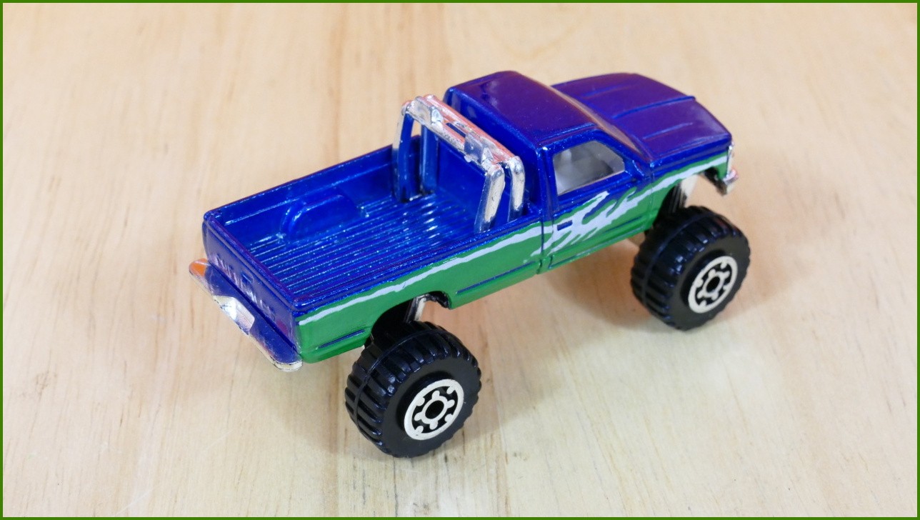 Matchbox Model Autíčka No.54 - Chevy K-1500 4x4