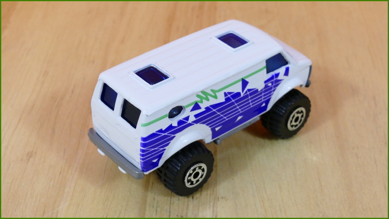 Matchbox Model Autíčka (Made in Thailand) No.10 - Chevy Van