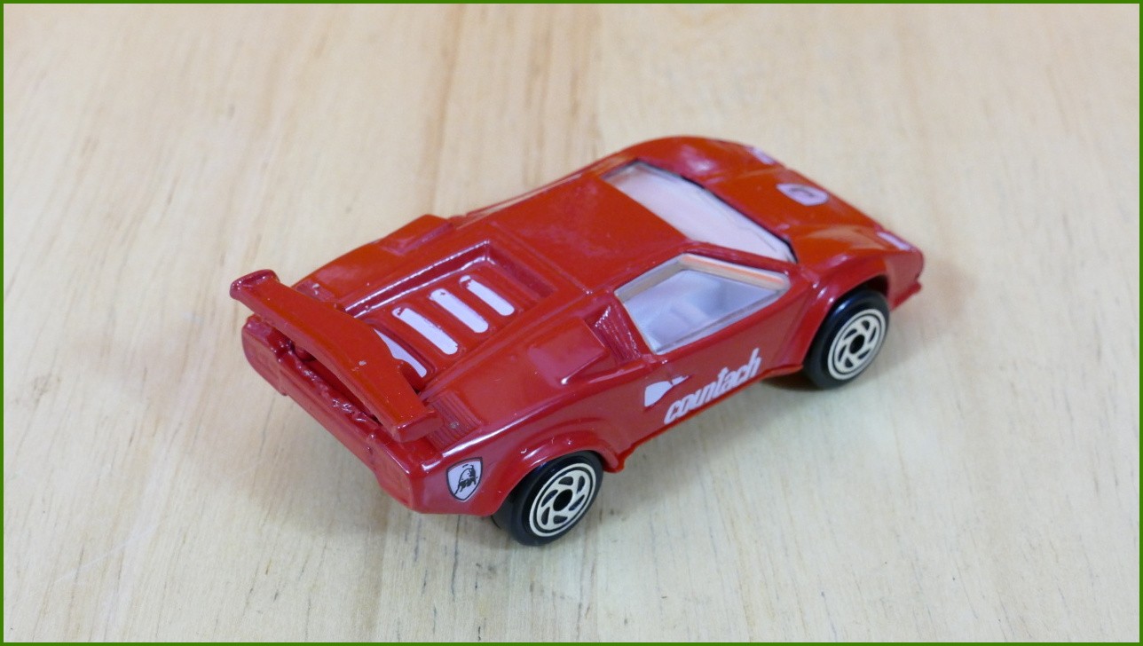 Matchbox Model Autíčka (Made in Thailand) Super Fast No.11 - Lamborghini Countach