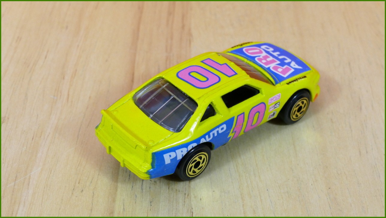 Matchbox Model Autíčka Super Fast No.22 - Pontiac Stock Car