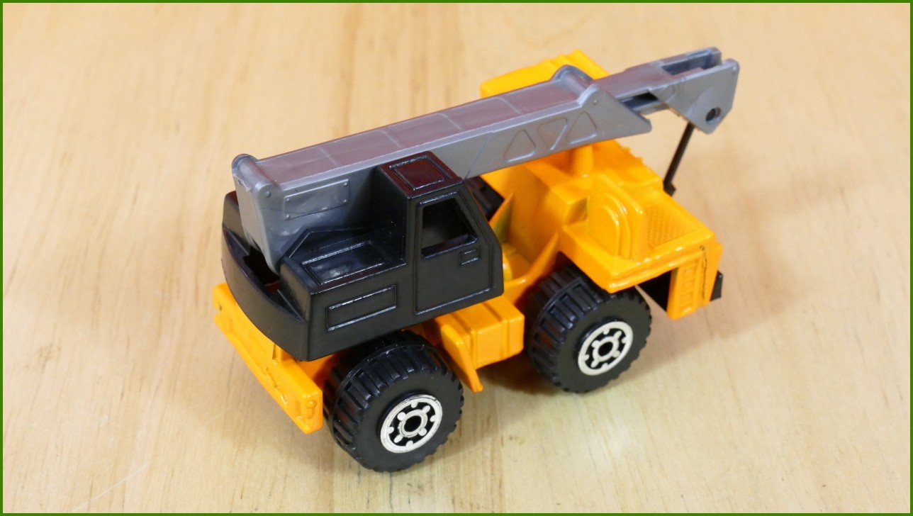 Matchbox Model Autíčka No.42 - Mobile Crane