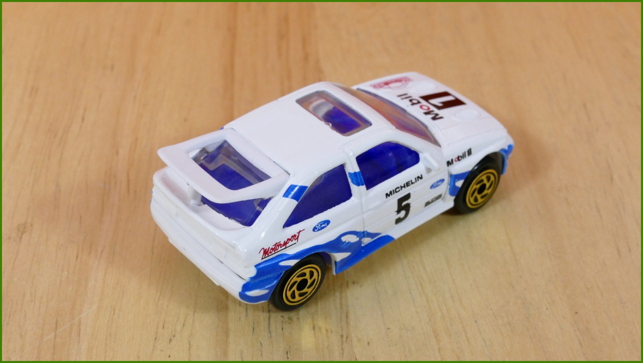 Matchbox Model Autíčka Super Fast No.52 - Escort Cosworth