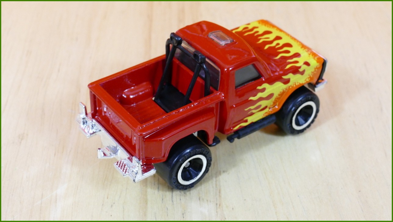Matchbox Model Autíčka No.55 - Flareside Pickup