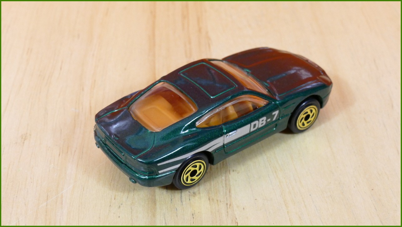 Matchbox Model Autíčka No.63 - Aston Martin DB7