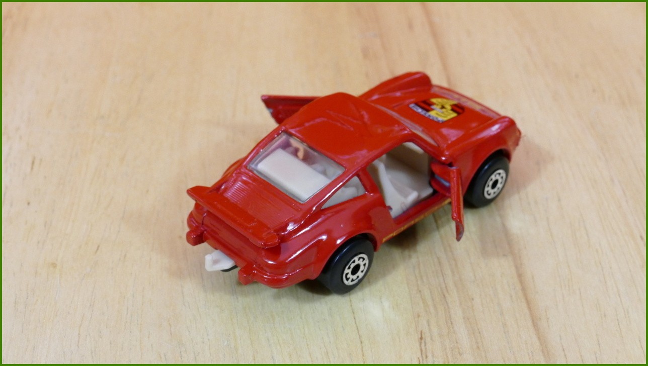 Matchbox Model Autíčka (Made in Thailand) MB-3 - Porsche 911 Turbo