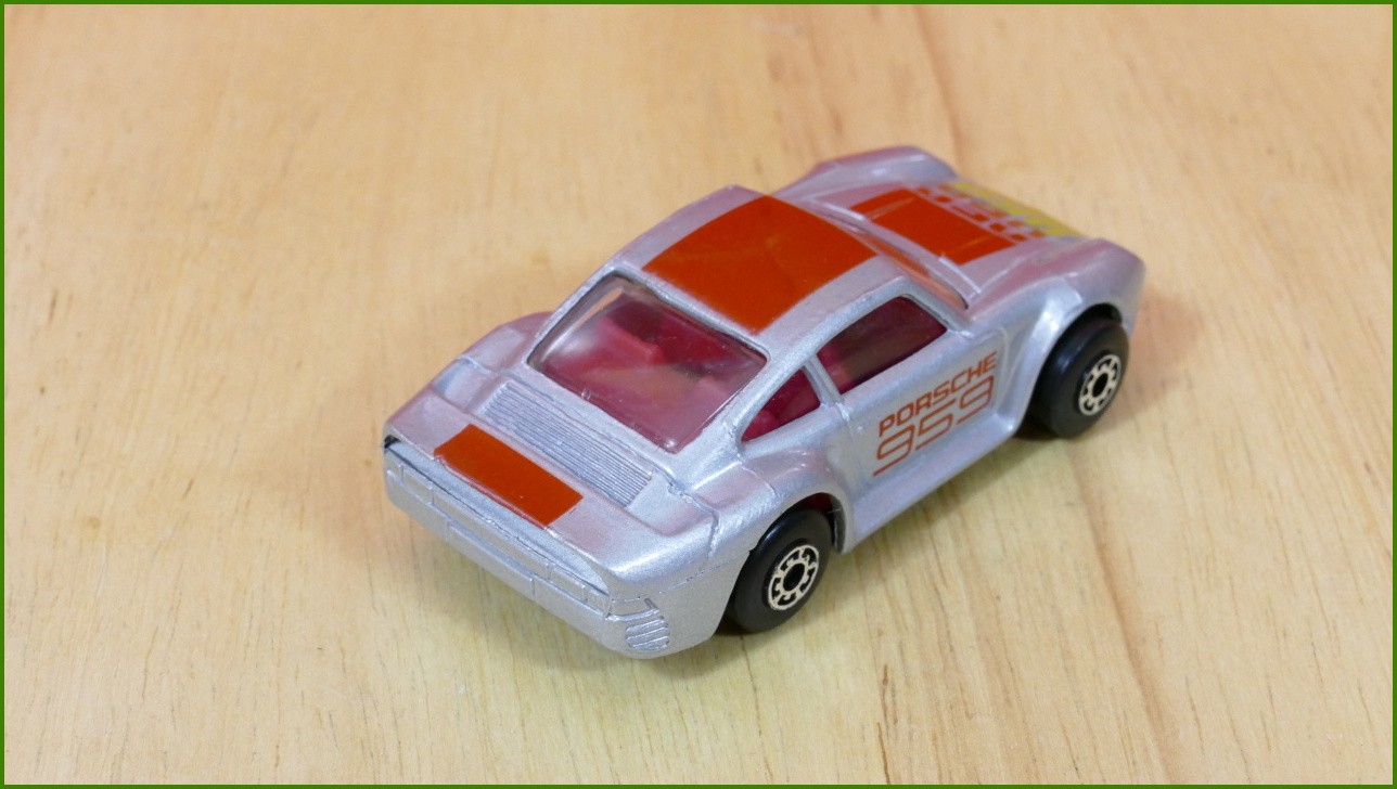 Matchbox Model Autíčka (Made in Thailand) MB-7 - Porsche 959
