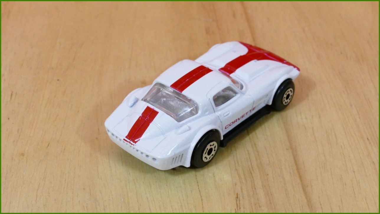 Matchbox Model Autíčka (Made in Thailand) MB-15 - Corvette GS