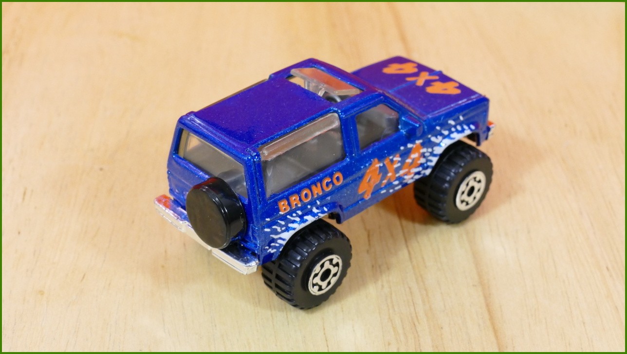 Matchbox Model Autíčka (Made in Thailand) MB-35 - Ford Bronco II