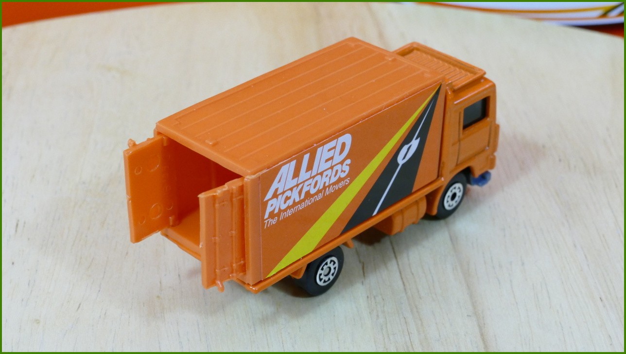 Matchbox Autíčko (Made in China) No.22 - Volvo T.C.