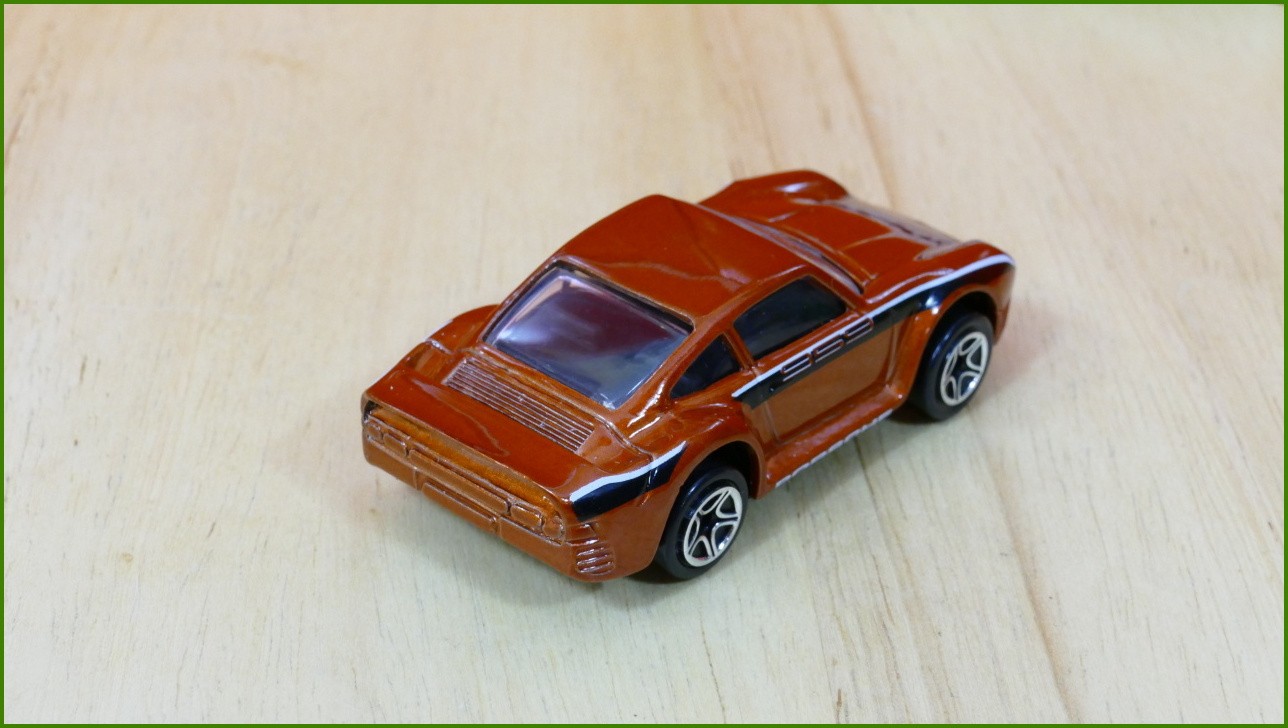 Matchbox Autíčko (Made in China) No.56 - Porsche 959