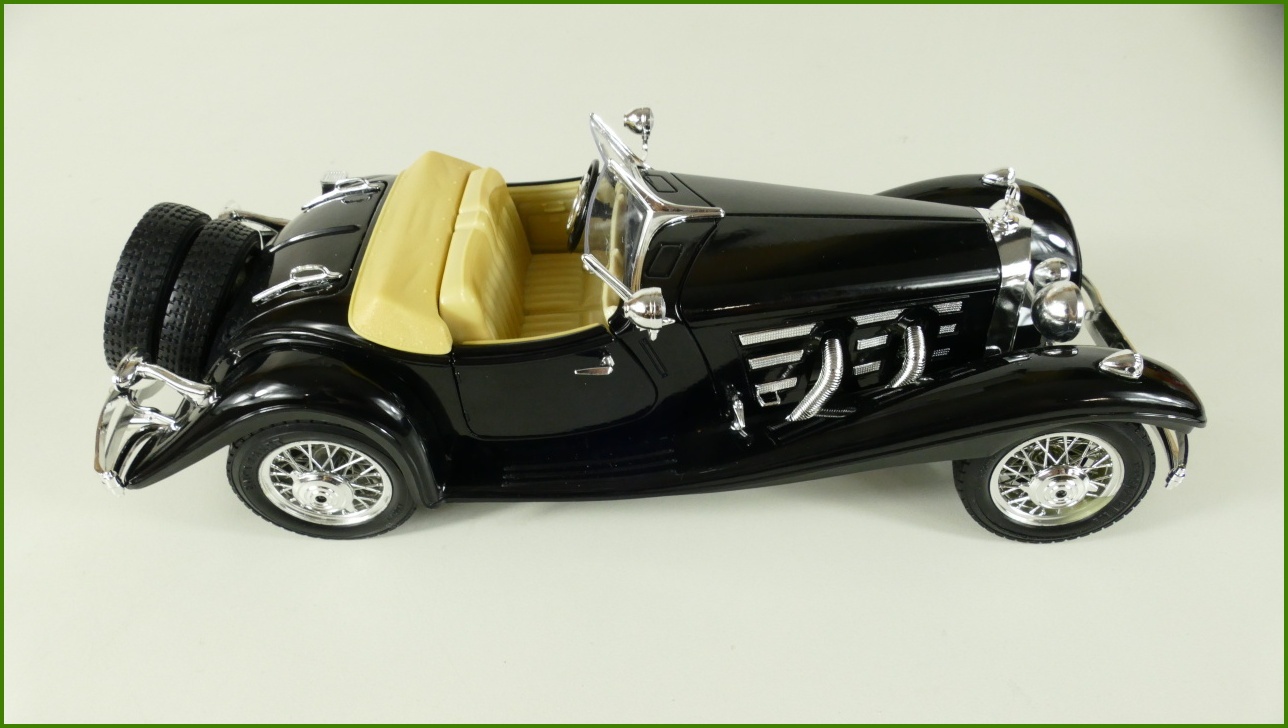 Kovový Model Bburago 1:18 - Mercedes Benz 500K Roadster (1936) s Krabicí