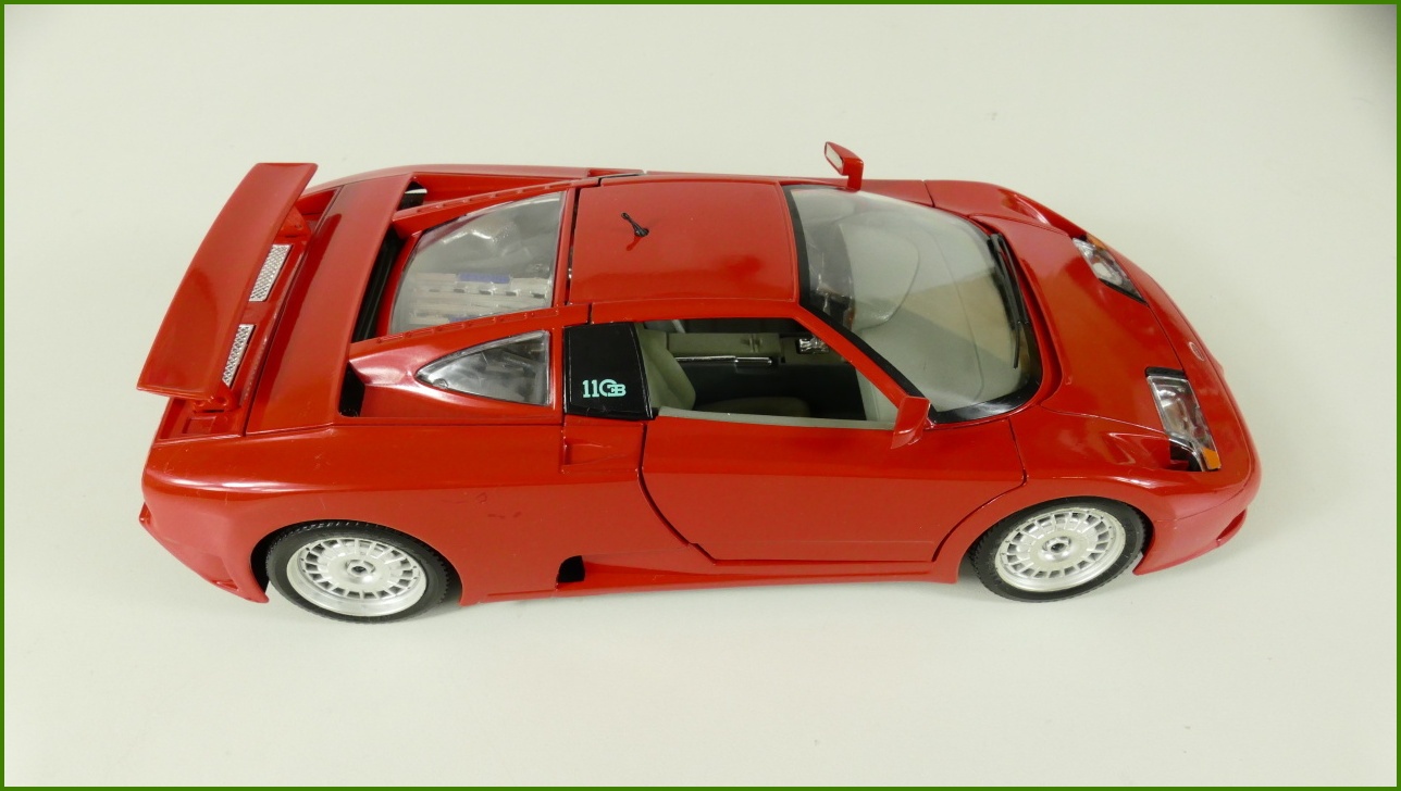 Kovový Model Bburago 1:18 - Bugatti EB 110 (1991) s Krabicí